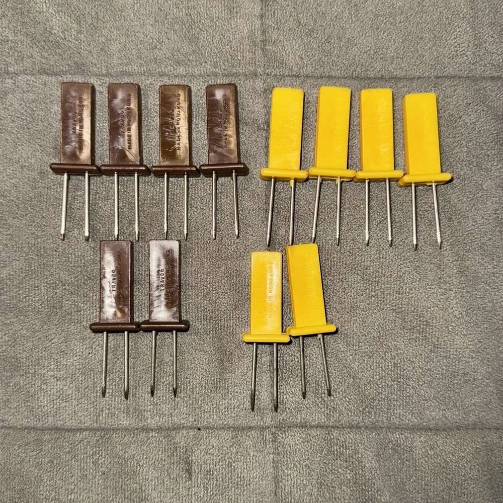 Vintage Travco Brown Yellow‎ Daisy Corn on the Cob Holders - 6 sets